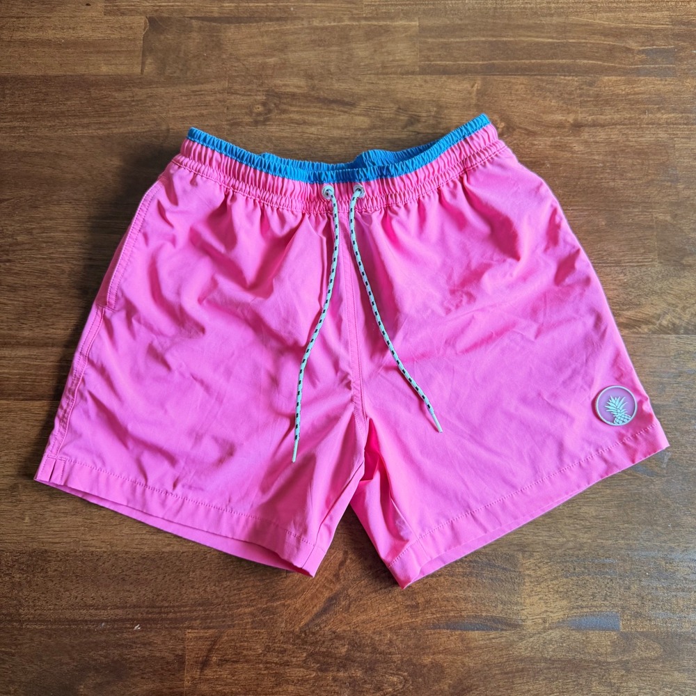 Chubbies Mens Pink Swim Trunks 5.5 Inch Inseam Small Blue Waistband Pineapple